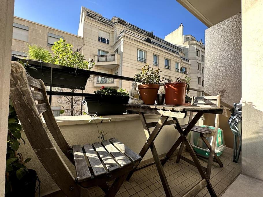 Appartement Lumineux Avec Balcon Levallois-Perret Exteriör bild