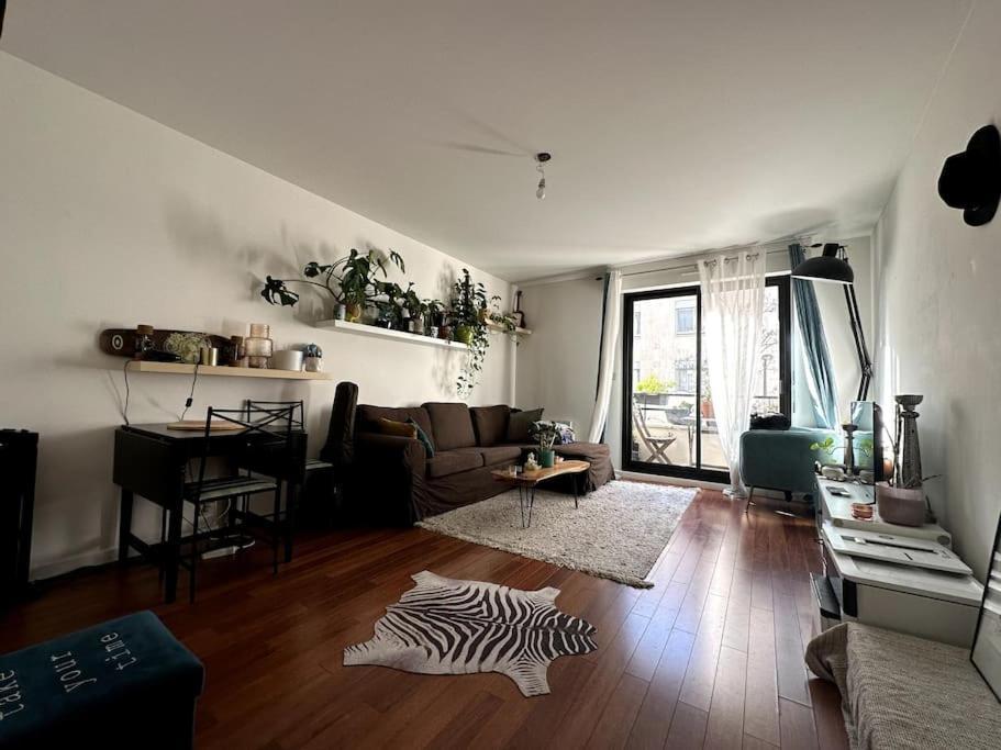 Appartement Lumineux Avec Balcon Levallois-Perret Exteriör bild